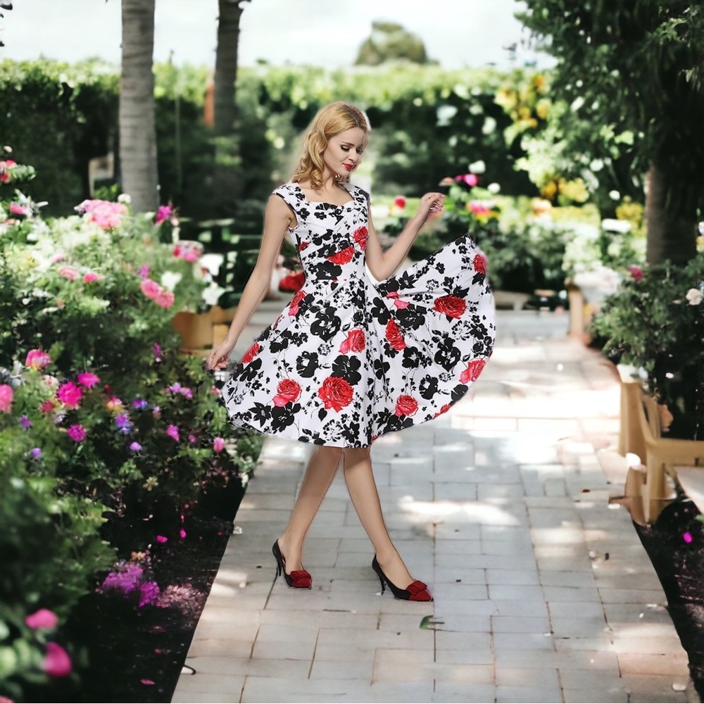 Acevog: Hepburn Style 1950s Floral Rose Pattern Swing Circle Dress